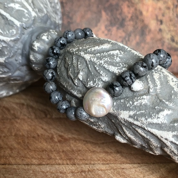 COPY - Snowflake Obsidian Baroque Pearl Bracelet - Picture 1 of 5